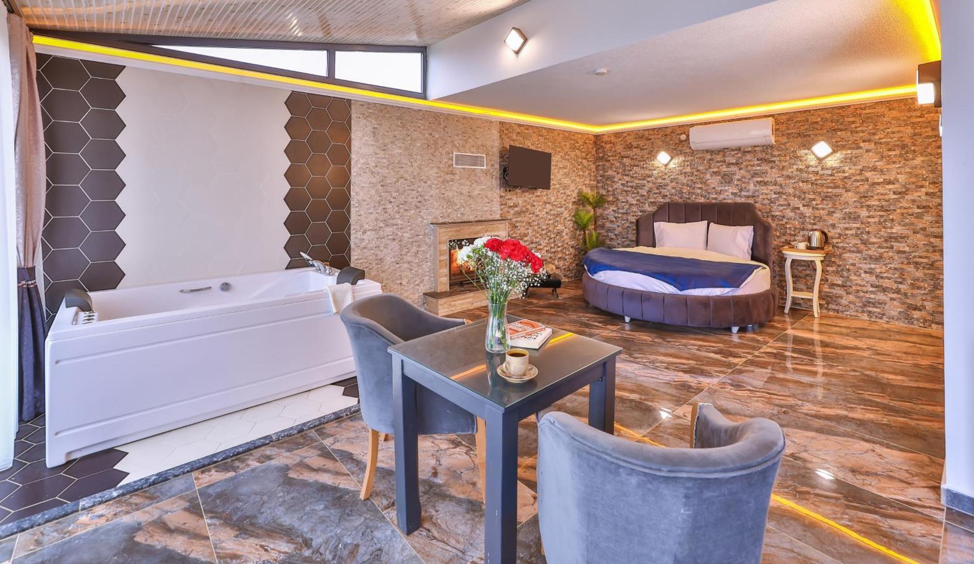 Teras Garden & Hotel