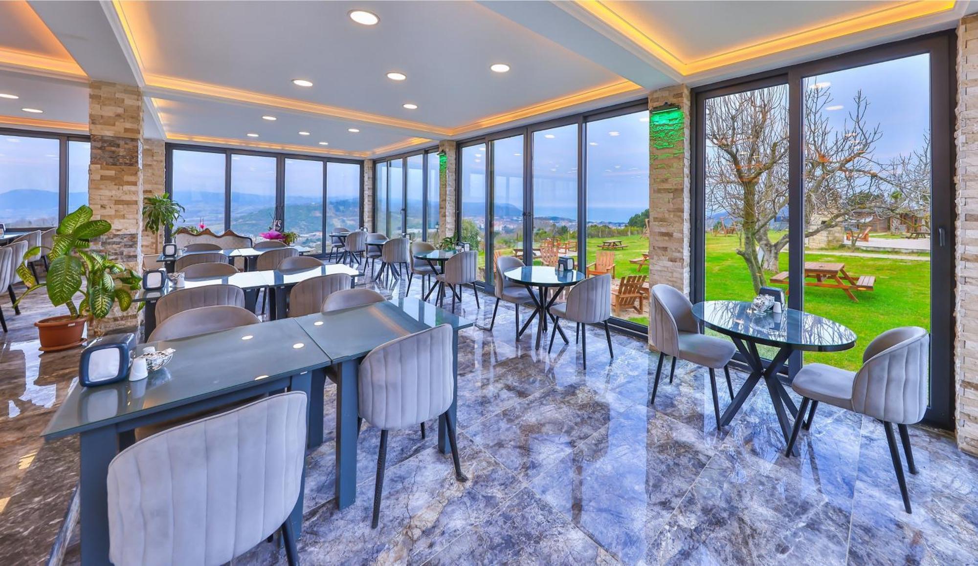 Hotel Teras Garden & *